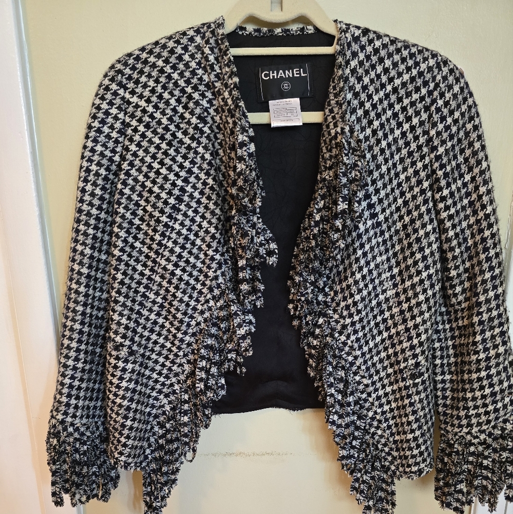 Chanel tweed jacket sz38